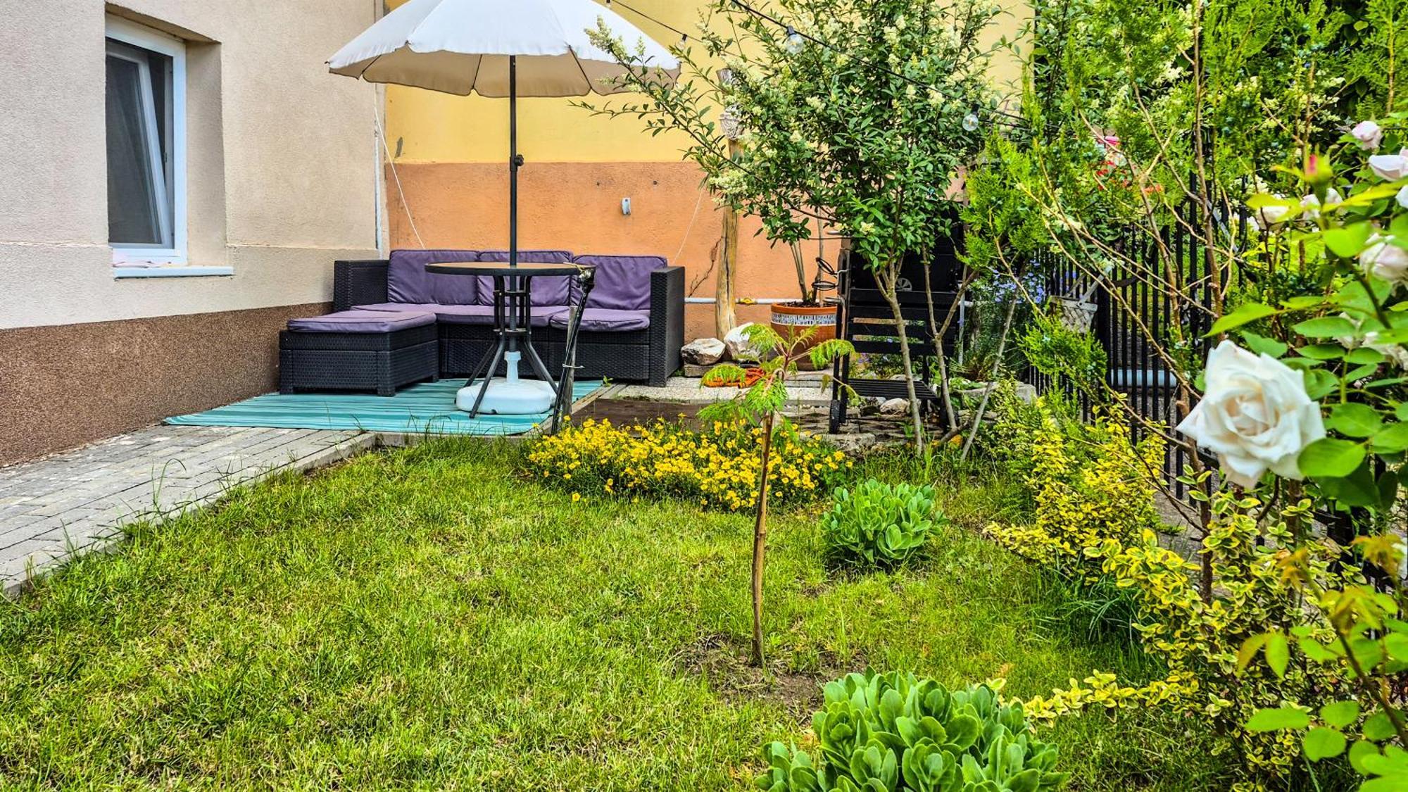 Mi Casa Vendeghaz - Apartments Eger Bagian luar foto